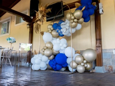 Фотокът с надпис и балони за юбилей на мъж