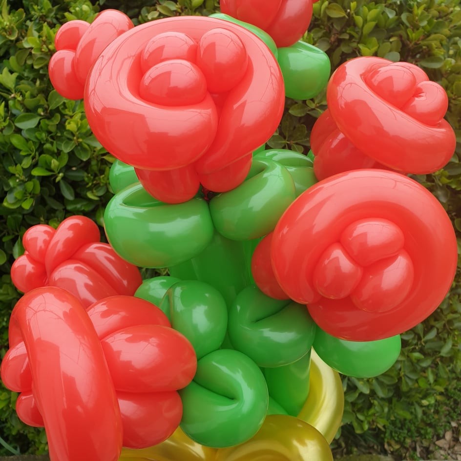 Букет от седем балонени рози с панделка