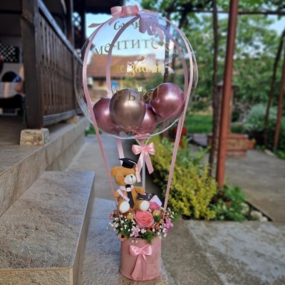 Букет с естетвени цветя за абитуриенстки бал