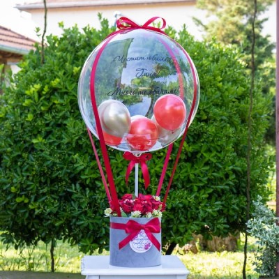 Букет с балон и рози за юбилей