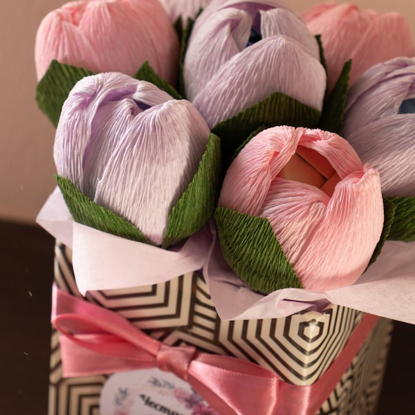 Букет от бонбонени цветя за осми март