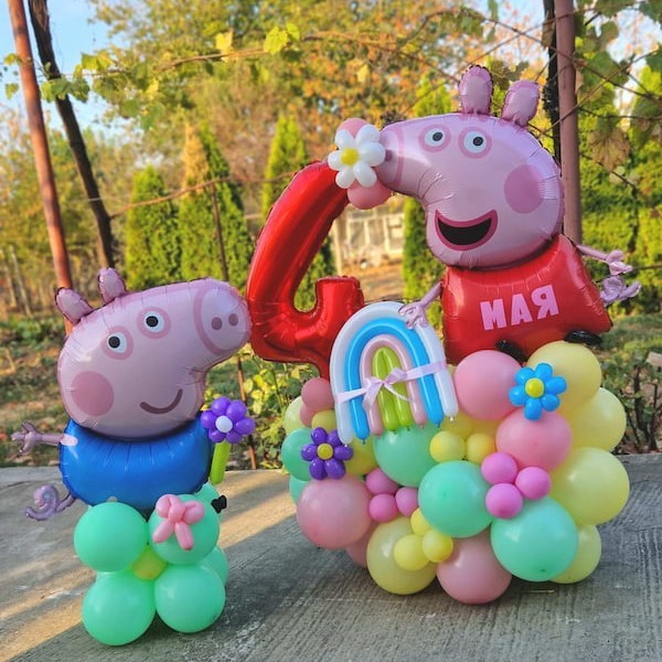 Фигура от балони с Пепа Пиг и Джордж